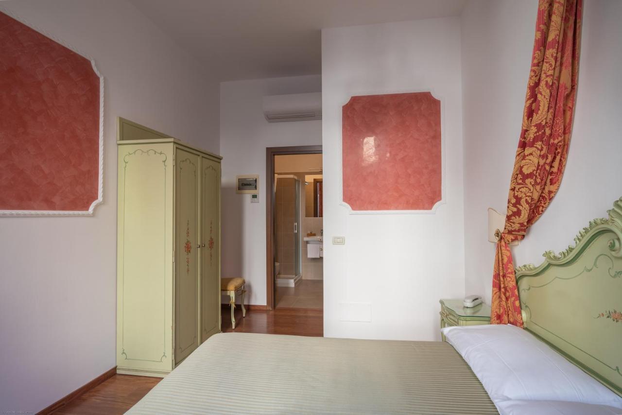 Hotel Al Sotoportego เวนิส ภายนอก รูปภาพ