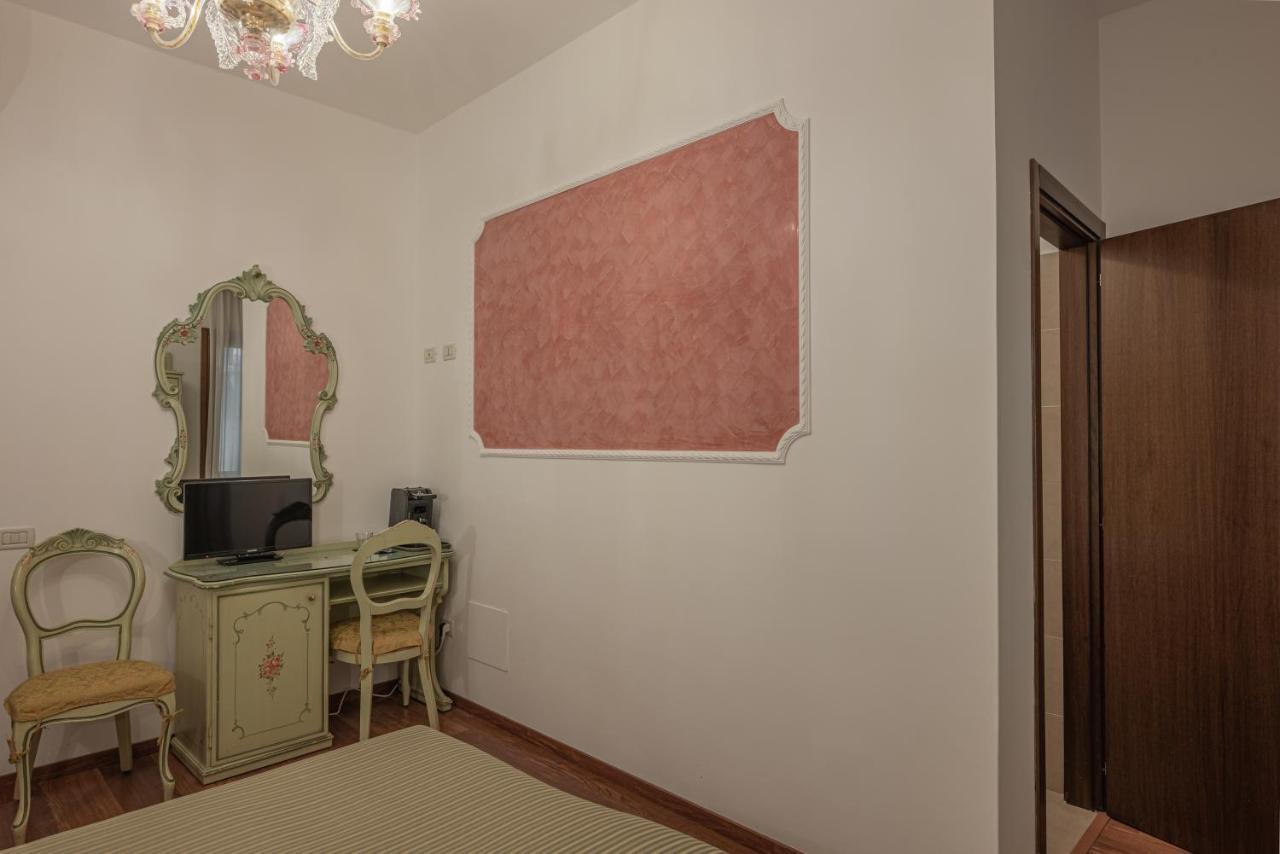 Hotel Al Sotoportego เวนิส ภายนอก รูปภาพ
