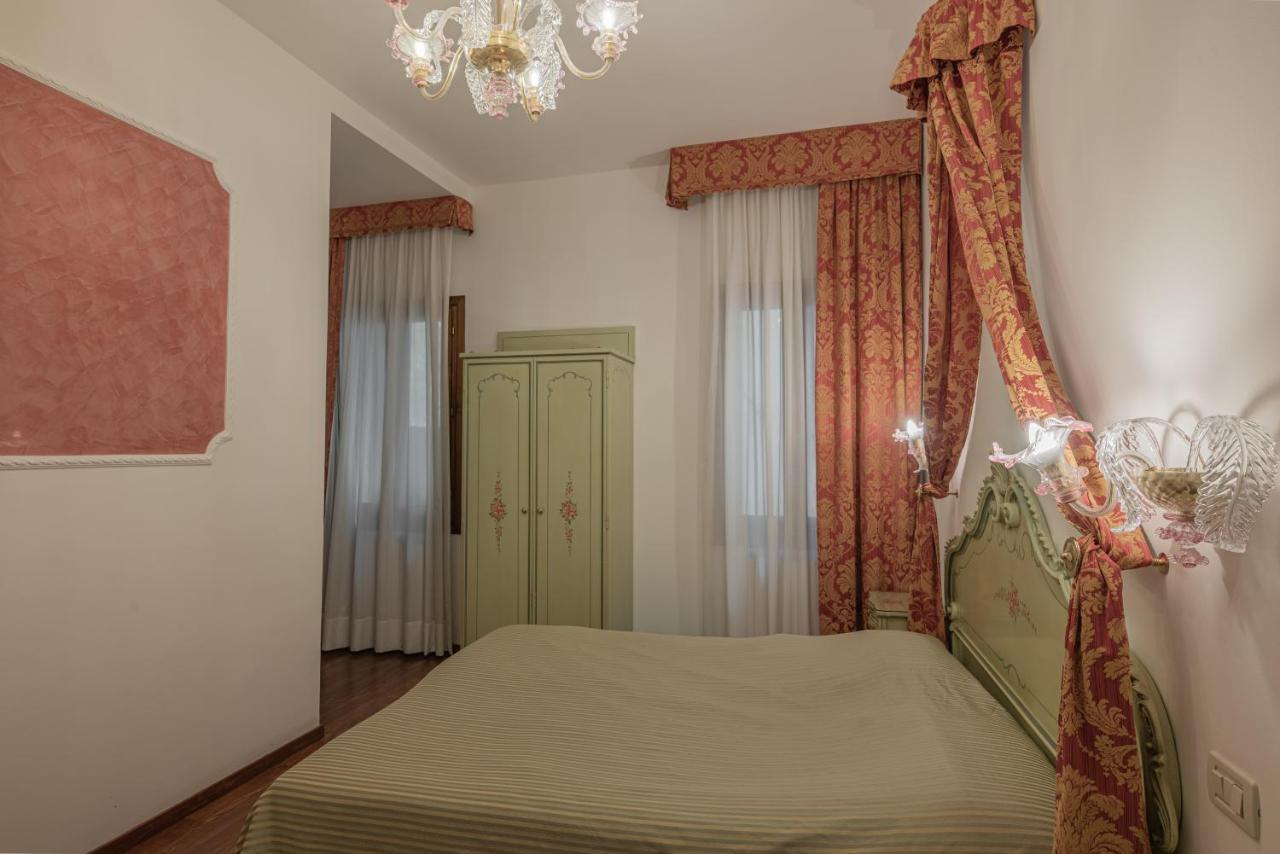 Hotel Al Sotoportego เวนิส ภายนอก รูปภาพ
