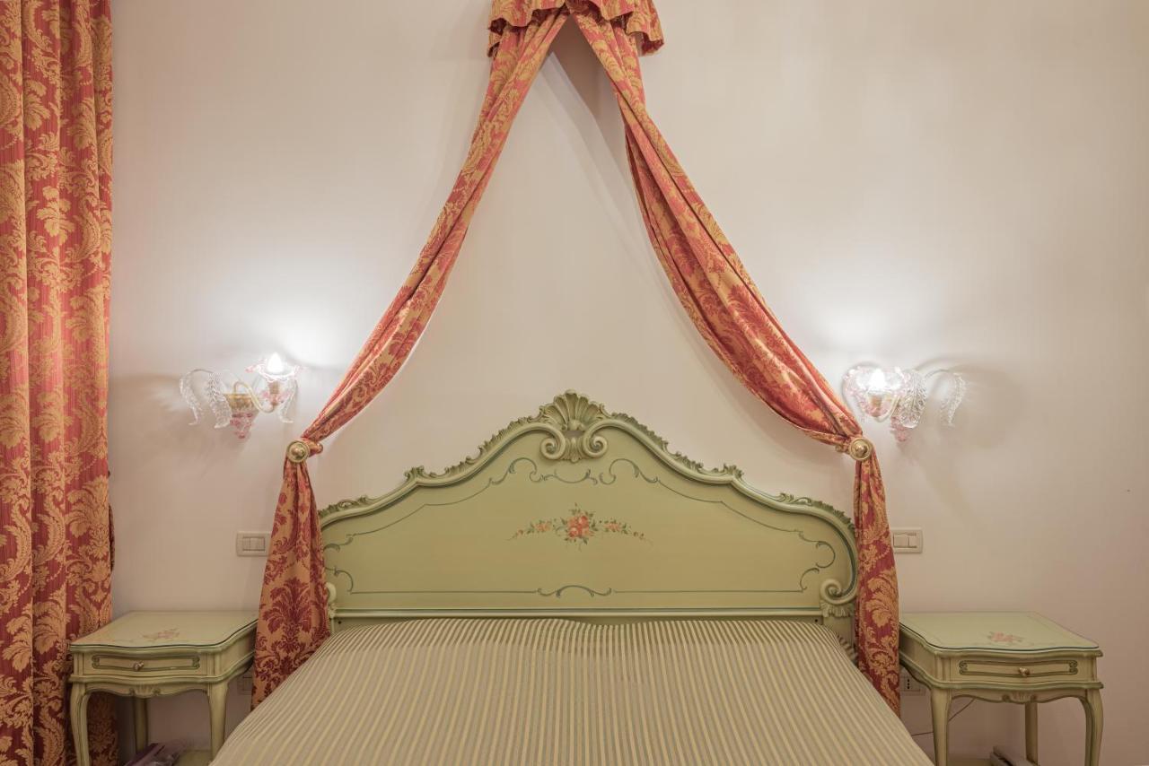 Hotel Al Sotoportego เวนิส ภายนอก รูปภาพ